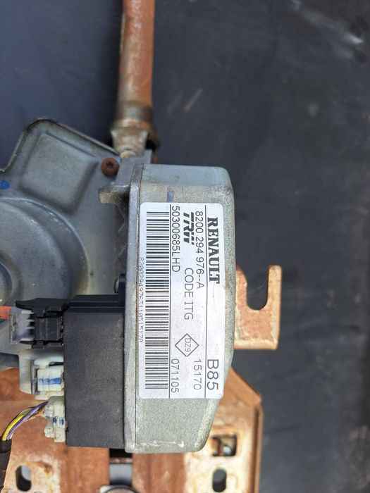 coloana volan electrica renault clio iii br0/1,cr0/1 - cod 820...