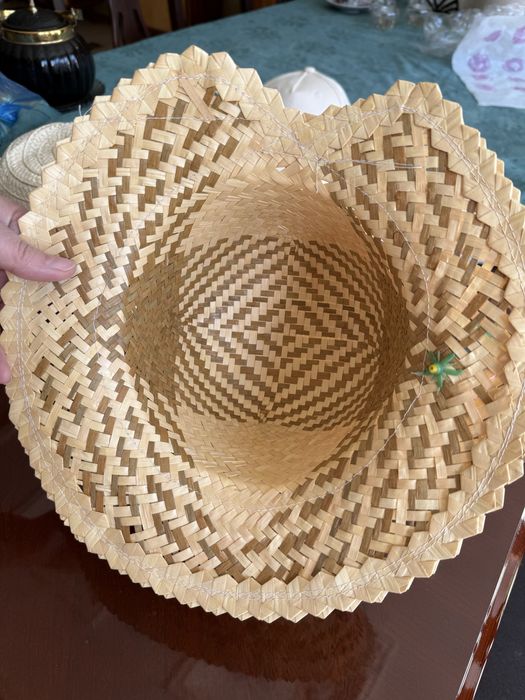 Продам шляпку для девочки из натуральной соломки