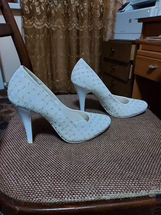 Туфли белые.Б/у.