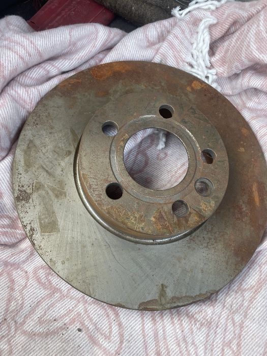 Продам передний тормозной диск на sharan