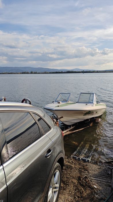 Schimb barca cu motor onboard și peridoc, cu Skijet, ATV sau rulotă