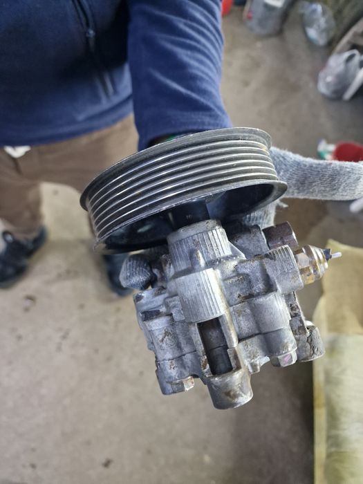 Насос Гура Камри 40