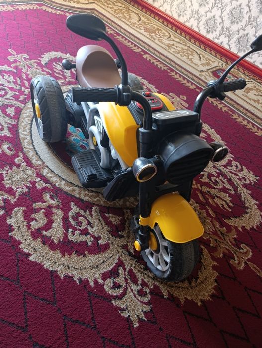 Detskiy motatsikl sotiladi 
Aybi yoq. Tekshir