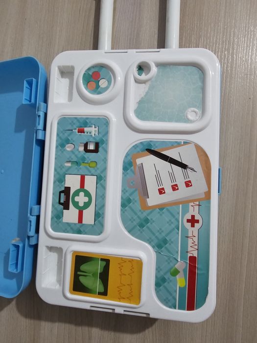 Продам чемодан доктора.