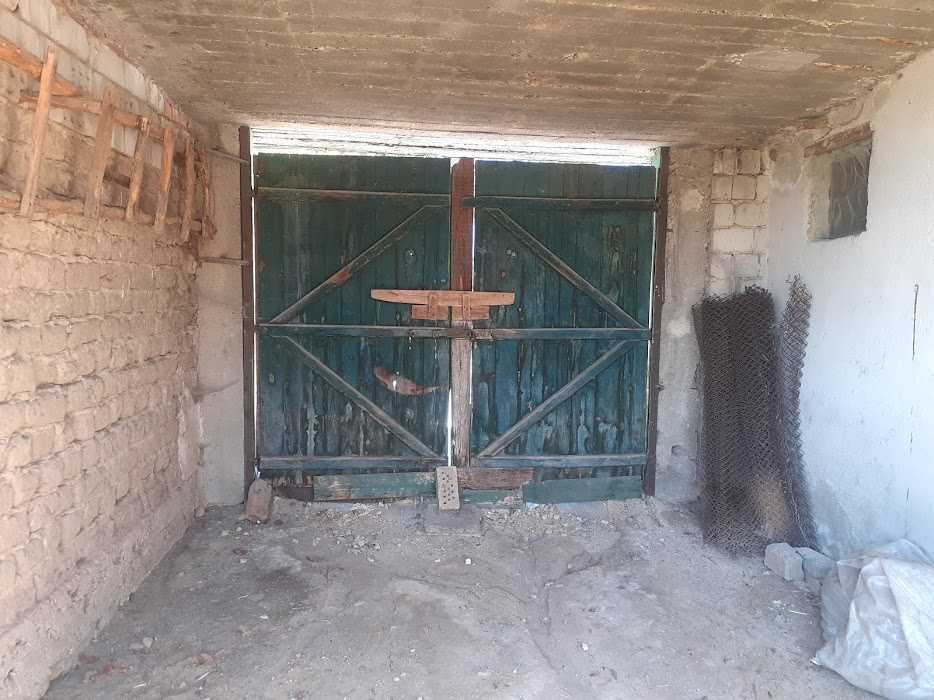 Двуетажна стара къща, с. Черничево