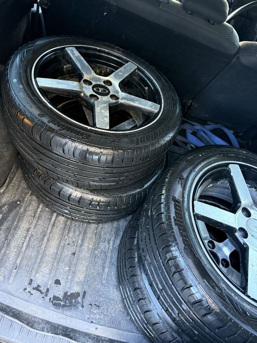 Продам комплект колес на 16