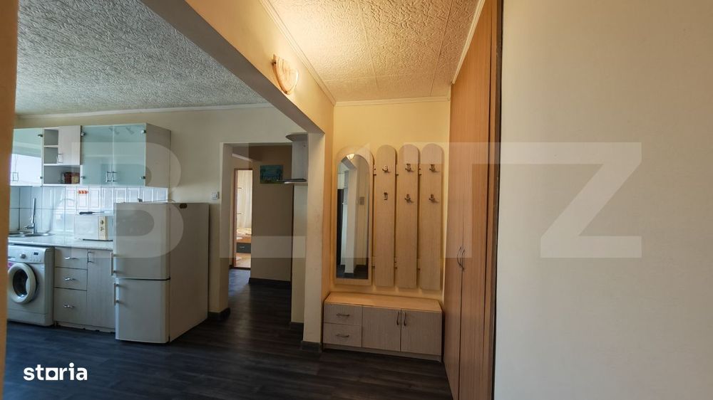 Apartament cu 3 camere,decomandat, zona Nufarul