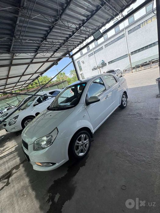 Автомобиль Nexia 3 LTZ белая