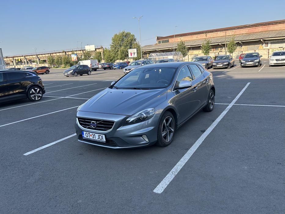 Volvo V40 2015 D2 R Design