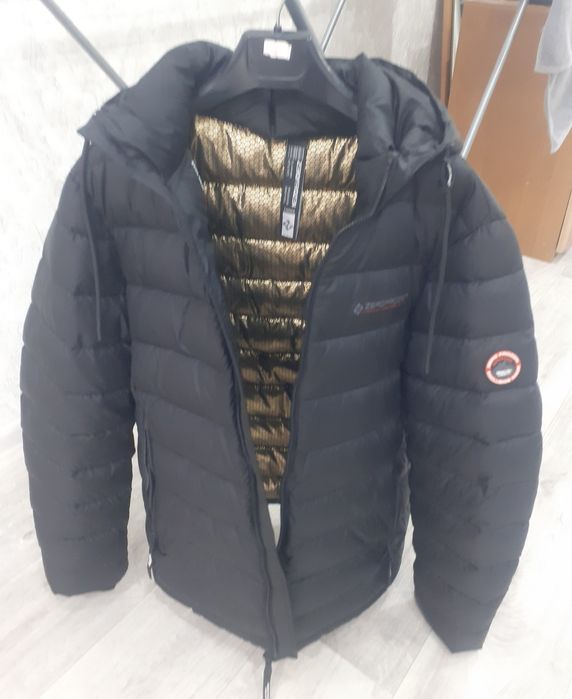 Продам зимнюю куртку
