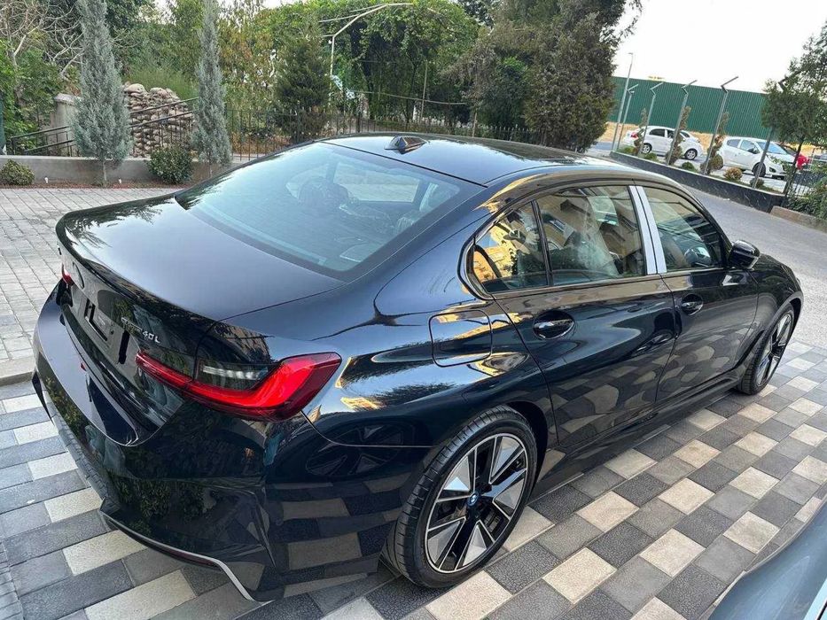 BMW i3 40L sport 2025 full !! skidkada natariusga tayyor bo’ladi …