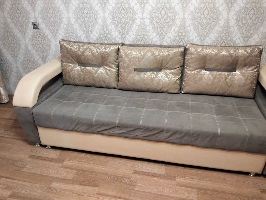 Продам диван два метра