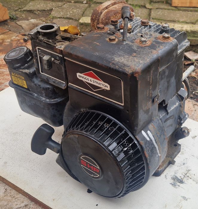 briggs & stratton двигател 5HP бригс