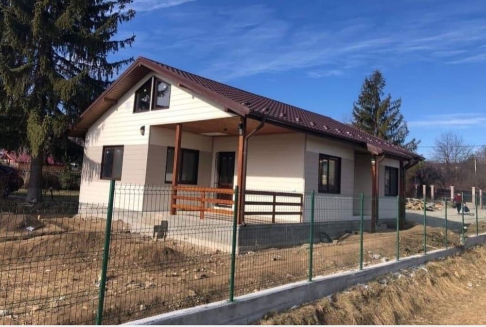 Vand casa pe structura metalica