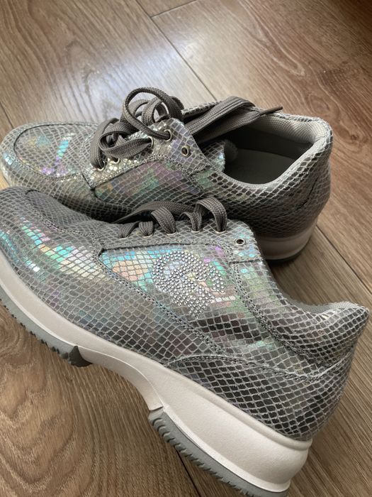 Adidasi dama marimea 40