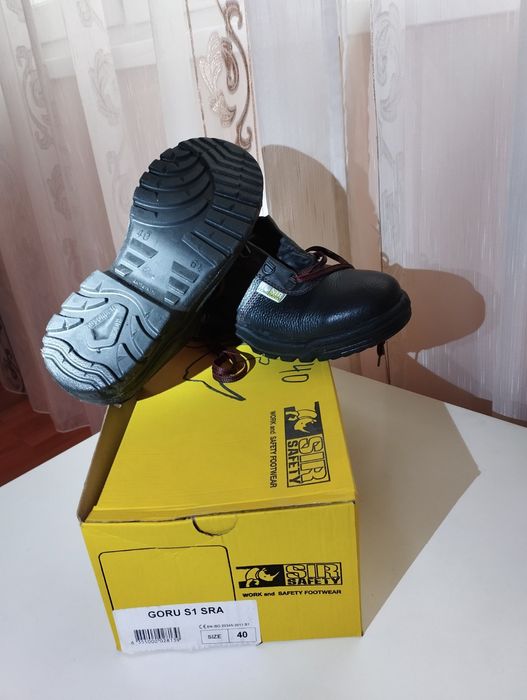 Мъжки боти и работни обувки от естествена кожа