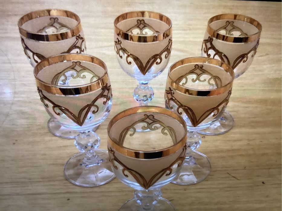 Фужеры, рюмки 3 набора, стопки 2 набора.