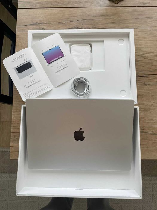 16-inch MacBool Pro M4 Max Chip 36GB memory 1Tb storage