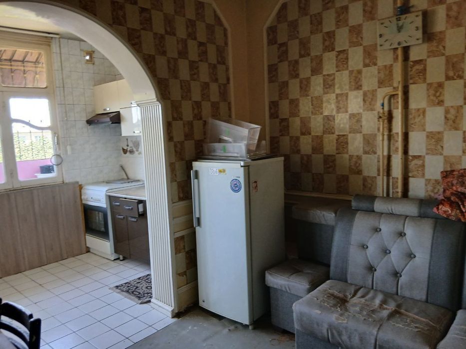 Ориентир Афсона кафе 
4-х комнатная