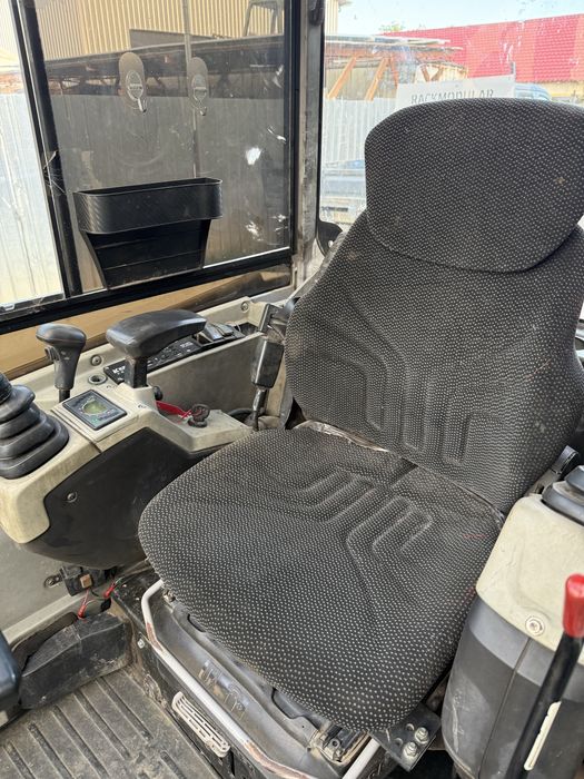 De vanzare sau da inchiriat Excavator Wacker Neuson