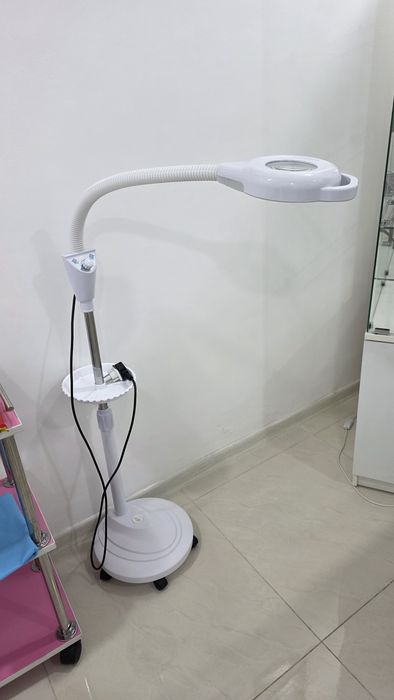 Лампа лупа для косметологов