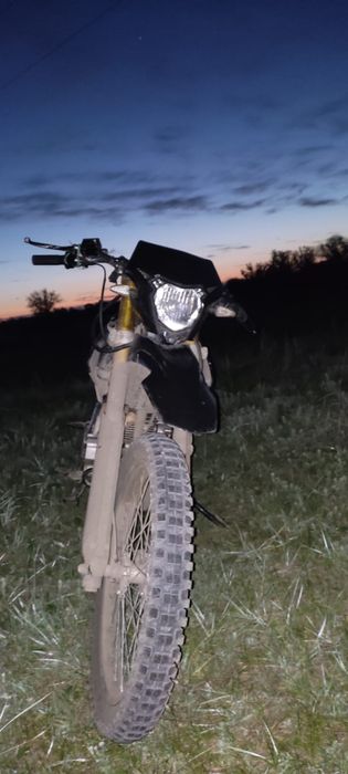 Продам эндуро 250 кубов