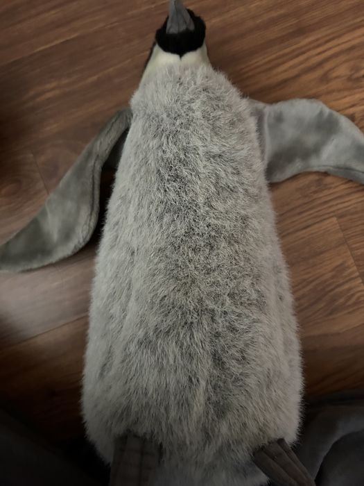 плюшевый пингвин