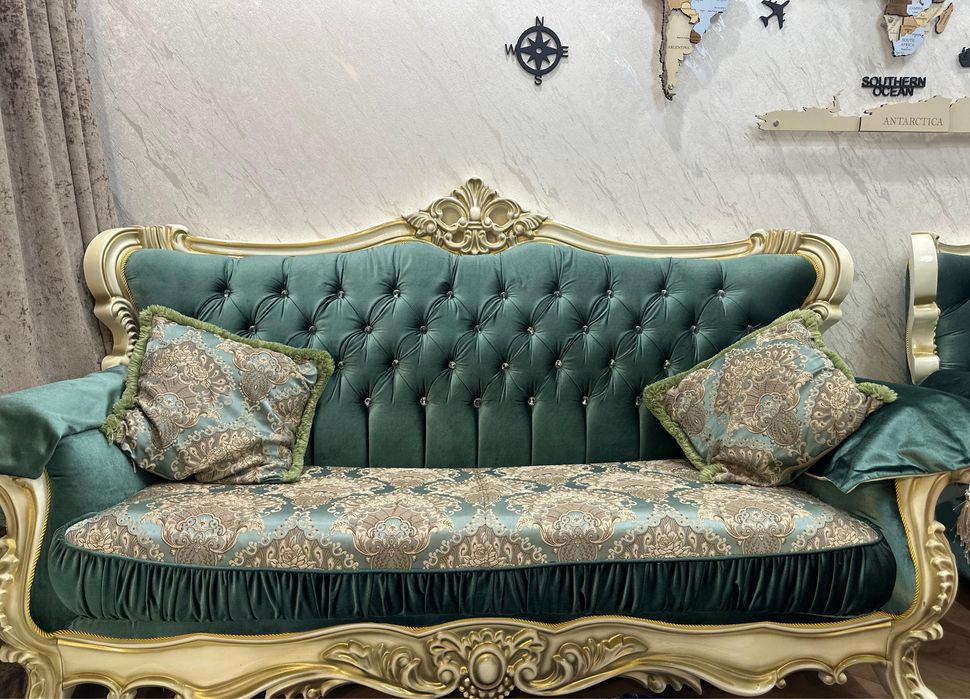 Королевский диван