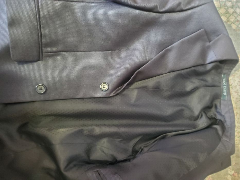 Продам костюм Van Cliff