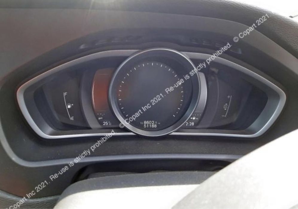 Dezmembrez Volvo V40 2.0 euro 6 D2