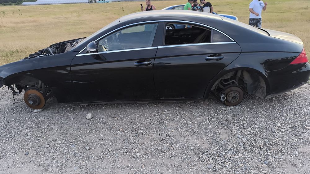 Aripa stanga/dreapta mercedes cls w219 nonfacelift
