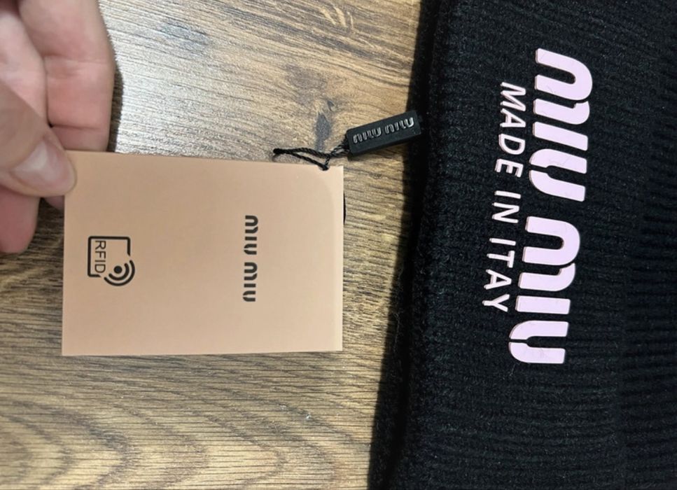 Caciula Miu noua cu eticheta