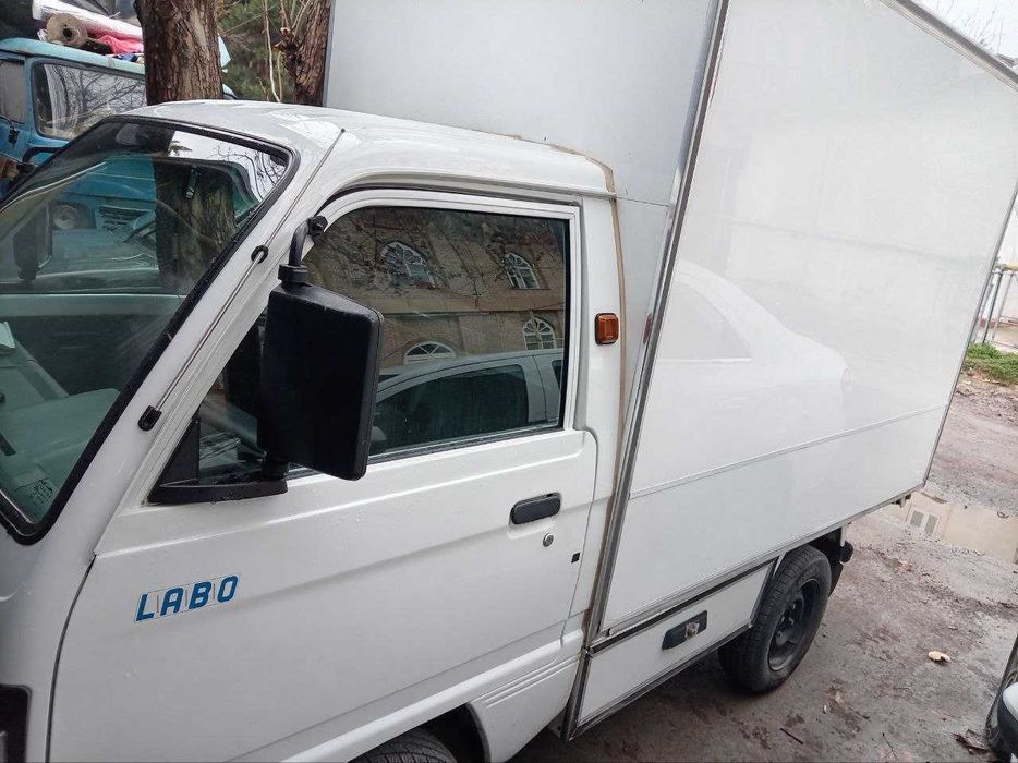 Лабо сотилади Назврбекда