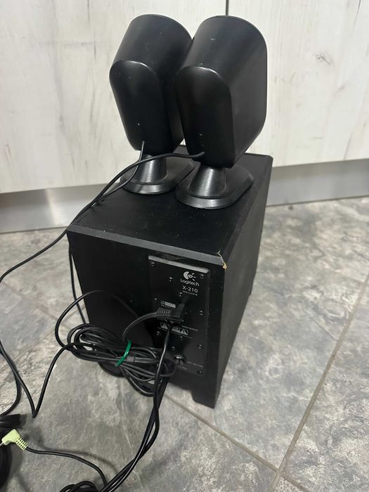 Тонколони , буфер Logitech X-210 2.1 за компютър