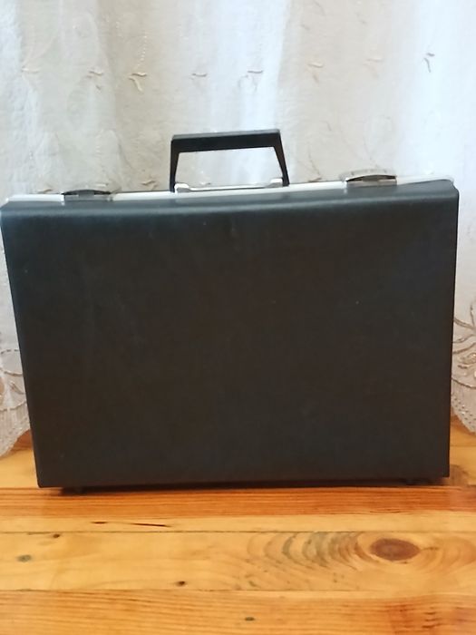 Ретро дипломатически куфар