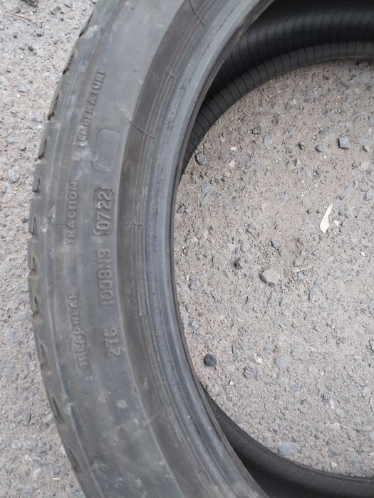 2 шины Bridgestone 245 40 R19.