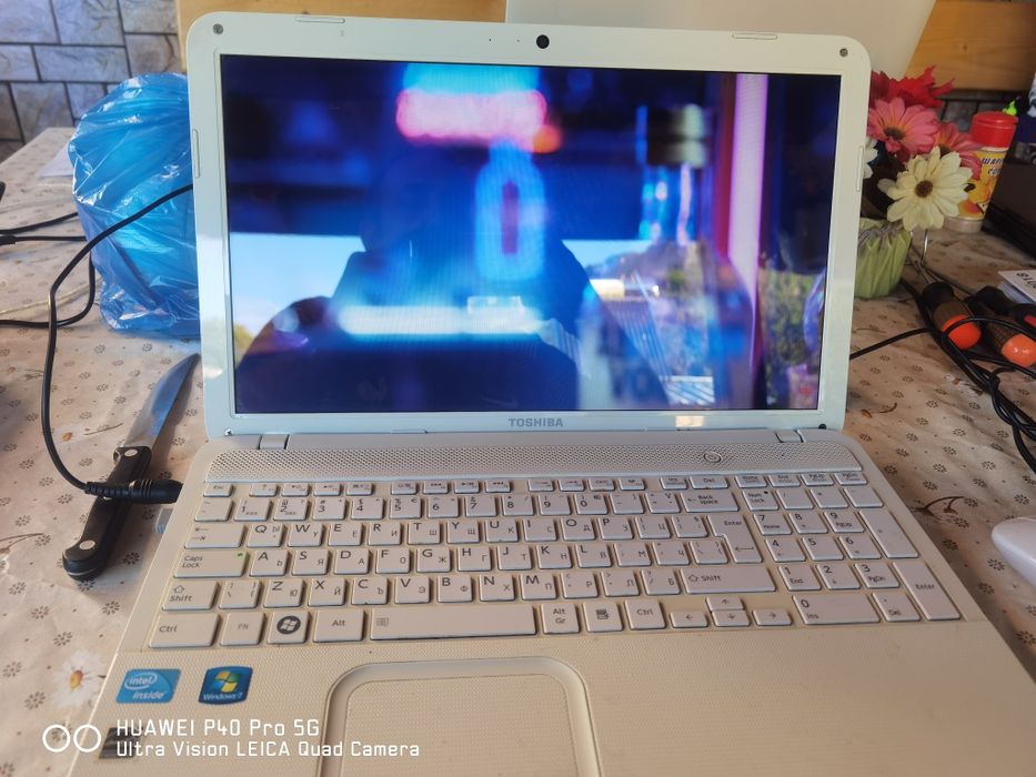 Лаптоп TOSHIBA...