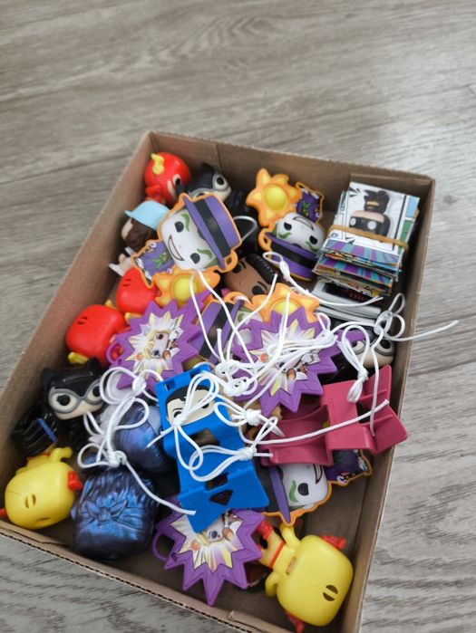 Фигурки от Киндер джой