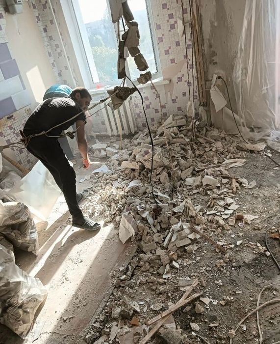 Debarasări Debarasare Apartamente Moloz Deșeuri  Beciuri Pivnițe curți