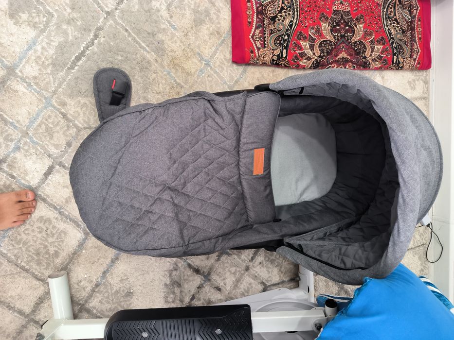 Продам коляску 3 в 1