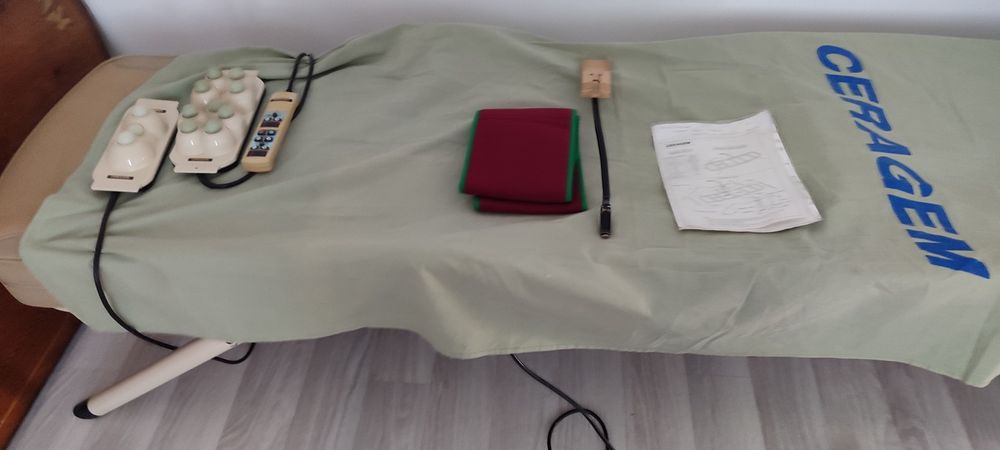 Продам серагем  массажную кровать