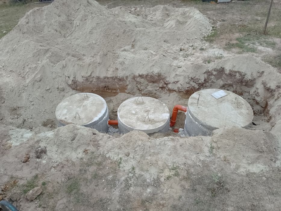 Изграждане на септични ями, огради;ограда с мрежа