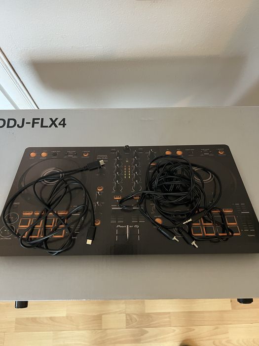 Pioneer DDJ-FLX4 DJ контролер