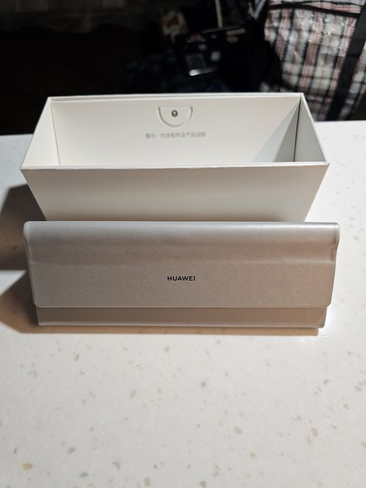 Продам очки со встроенными наушниками Huawei