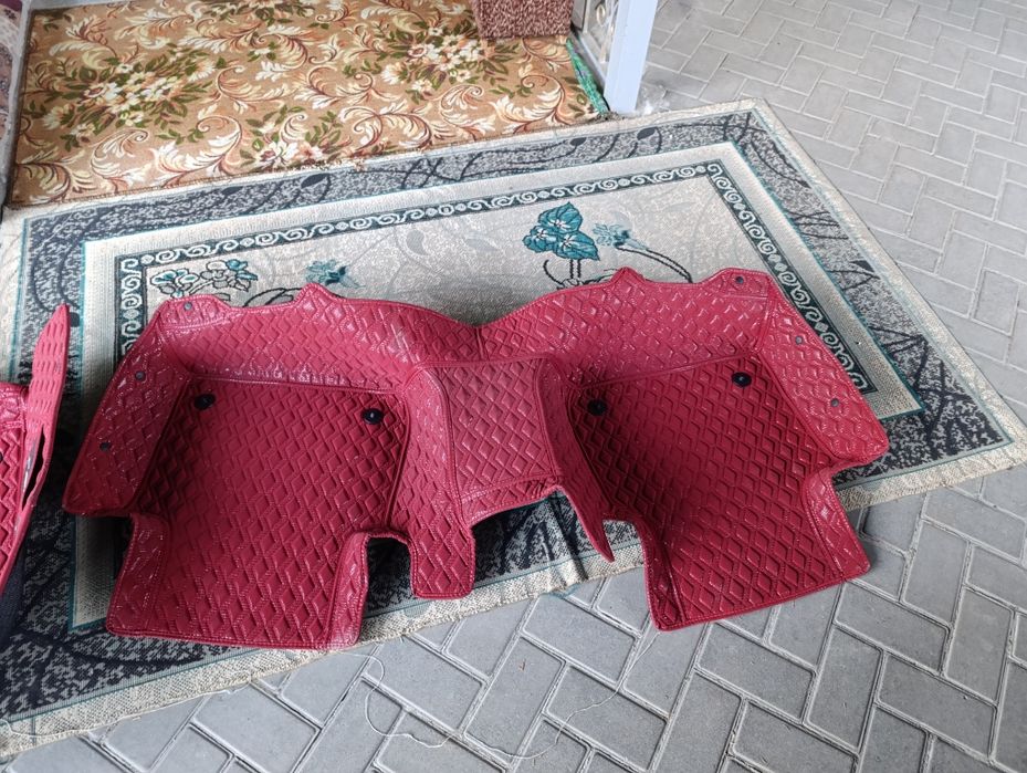 Полики для авто в отличном состоянии