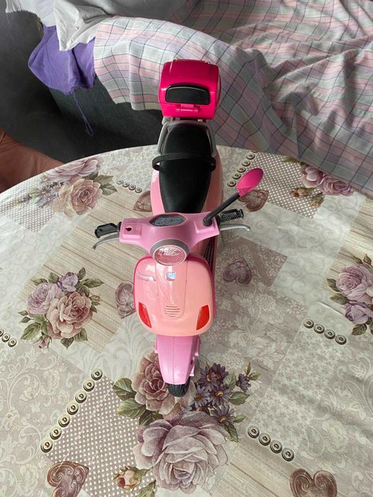 Играчка моторче Vespa
