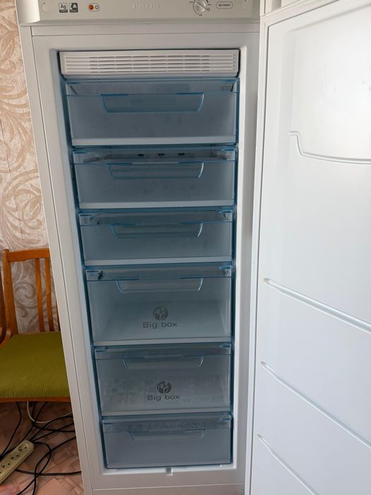 Продам морозильную камеру