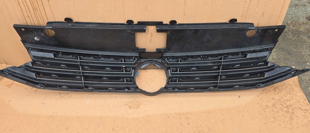Grila radiator Vw Passat B8 2015 / 2016 / 2017 2018