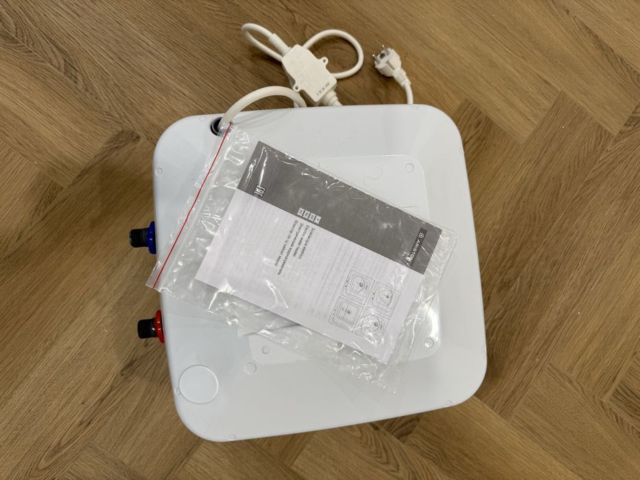 Новый Аристон 10 литров