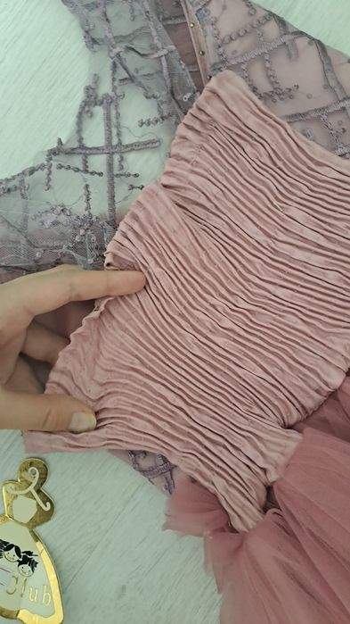 Нарядное платье для девочек 7-9 лет